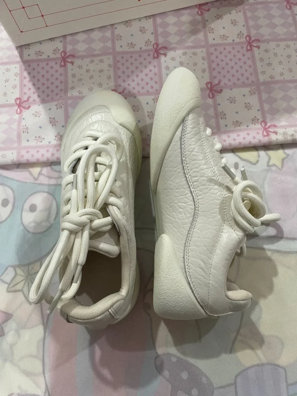Alexander McQueen Cream Lace-Up Sneakers